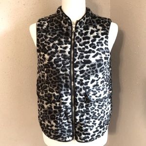 Sz S Anthropologie She + Sky Snow Leopard Quilted Vest